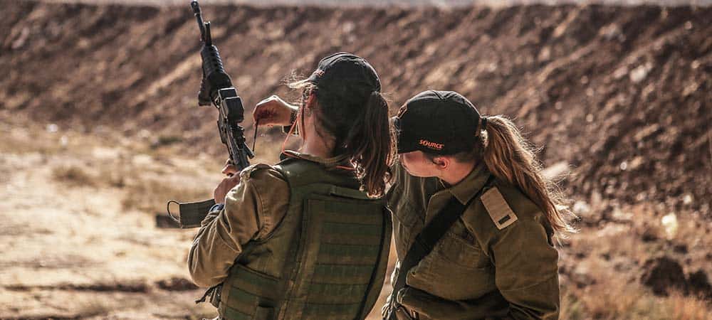 סנדלי חיילת תקניים של שורש