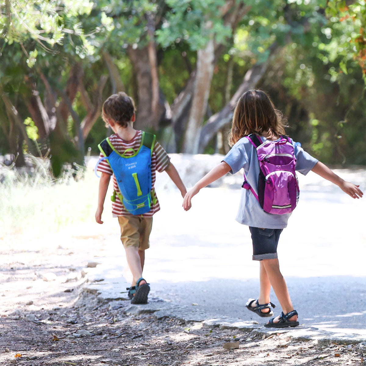 תיק טיולים לילדים שלוקר שורש 1.5 ל' מים + 1 ל' אחסון Spry בצבע ורוד בהיר/סגול – תמונה 5