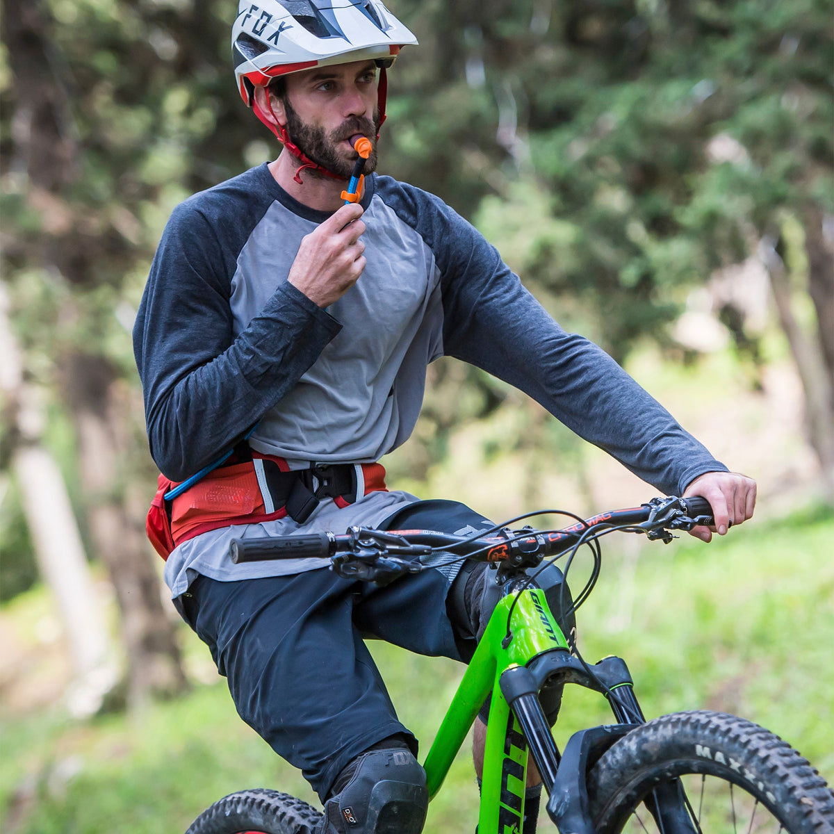 חגורת מים שלוקר שורש 1.5 ל' מים + 3.5 ל' אחסון Hipster Ultra בצבע כתום צ'ילי – תמונה 5